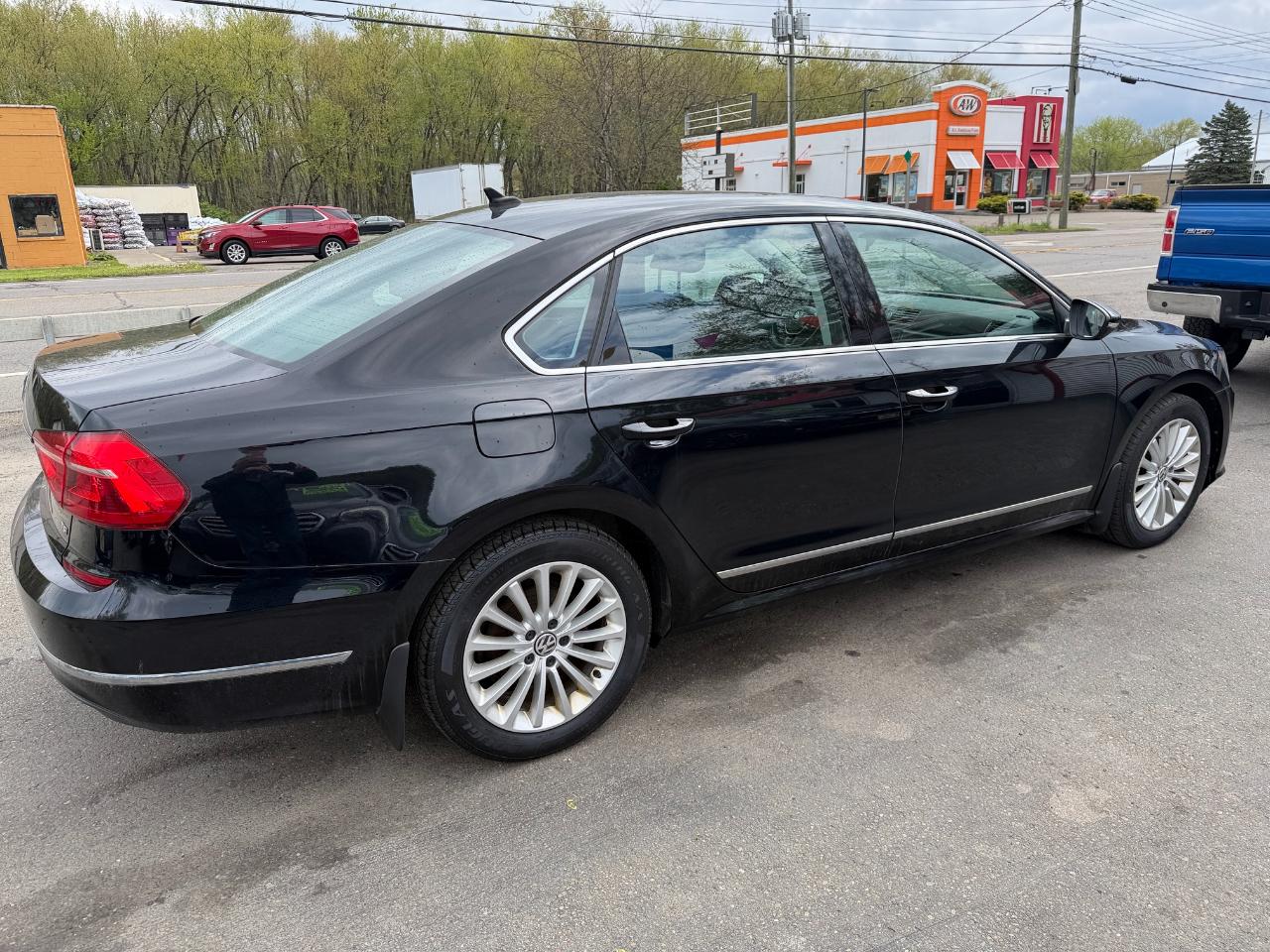 Volkswagen Passat 4dr Sdn 1.8T Auto SE PZEV 2016