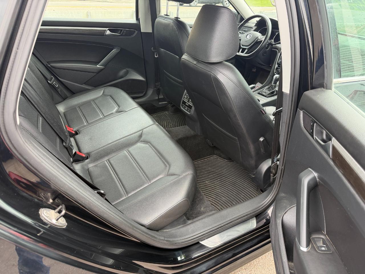 Volkswagen Passat 4dr Sdn 1.8T Auto SE PZEV 2016