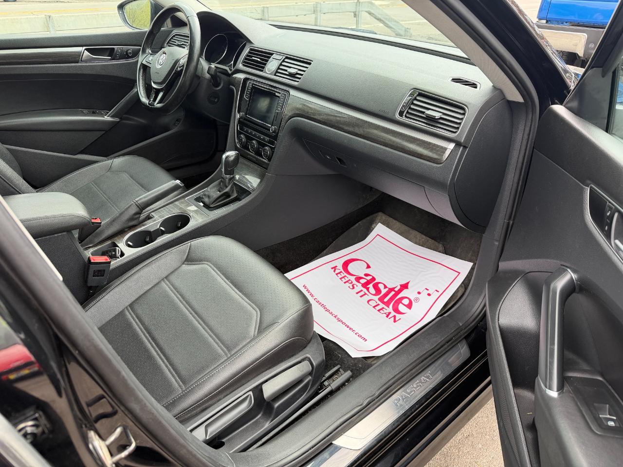 Volkswagen Passat 4dr Sdn 1.8T Auto SE PZEV 2016