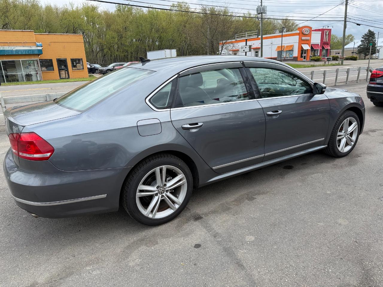 Volkswagen Passat 4dr Sdn 3.6L V6 DSG SEL Premium 2014