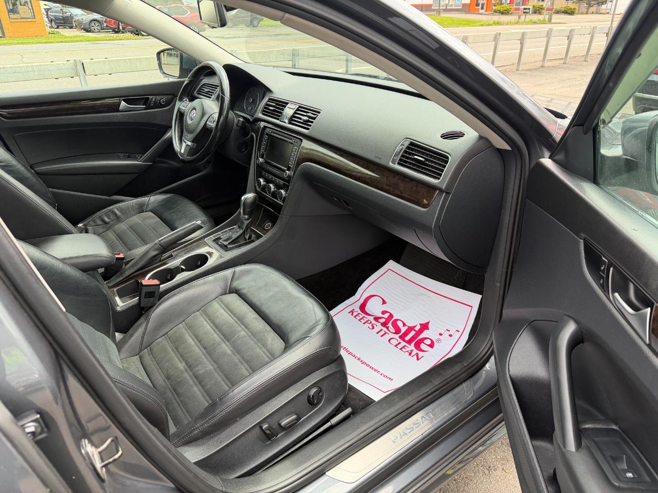 Volkswagen Passat 4dr Sdn 3.6L V6 DSG SEL Premium 2014