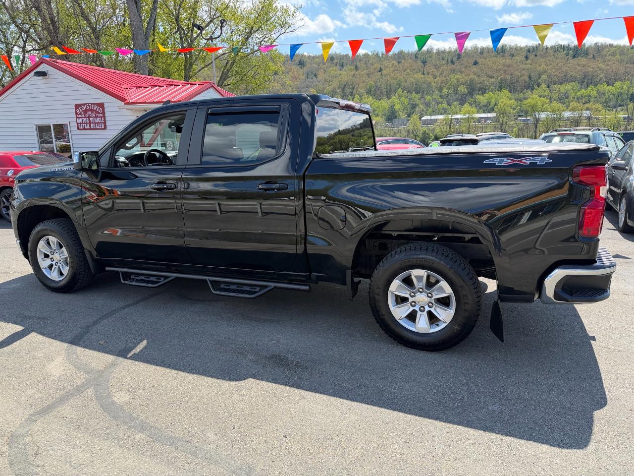 Chevrolet Silverado 1500 4WD Crew Cab 147" LT 2020