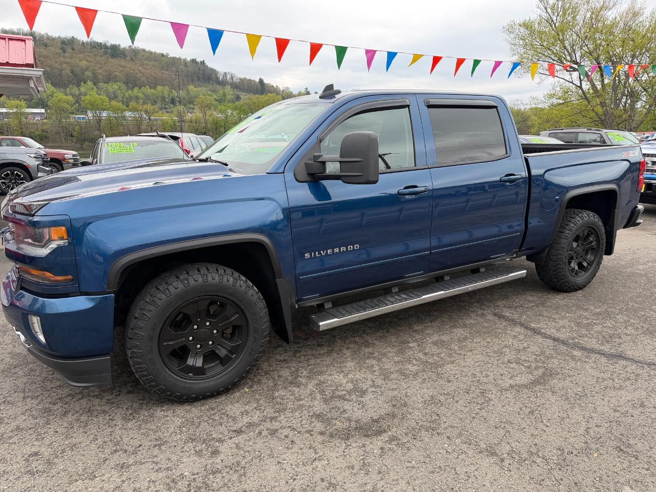 Chevrolet Silverado 1500 4WD Crew Cab 143.5" LT w/2LT 2016