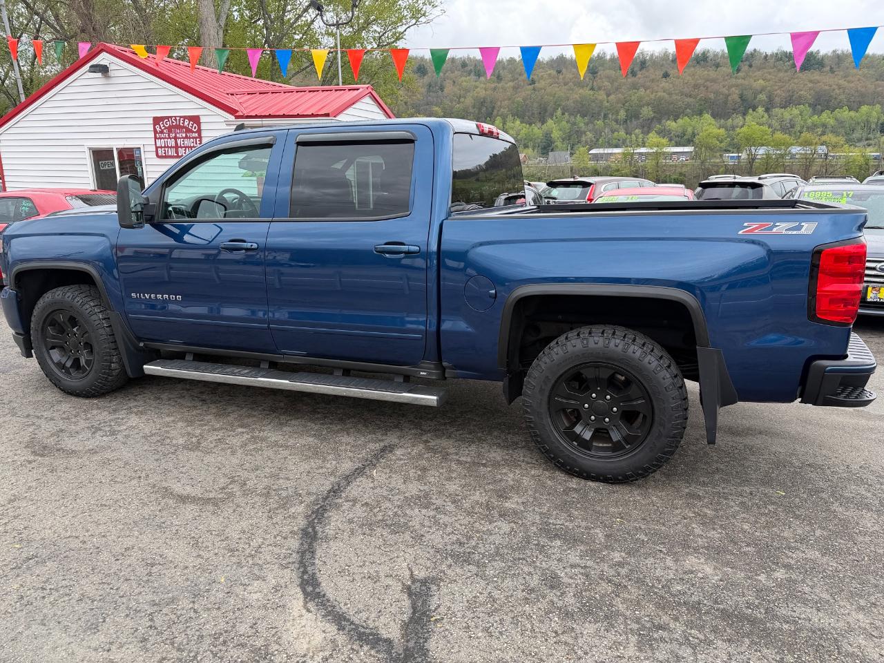 Chevrolet Silverado 1500 4WD Crew Cab 143.5" LT w/2LT 2016