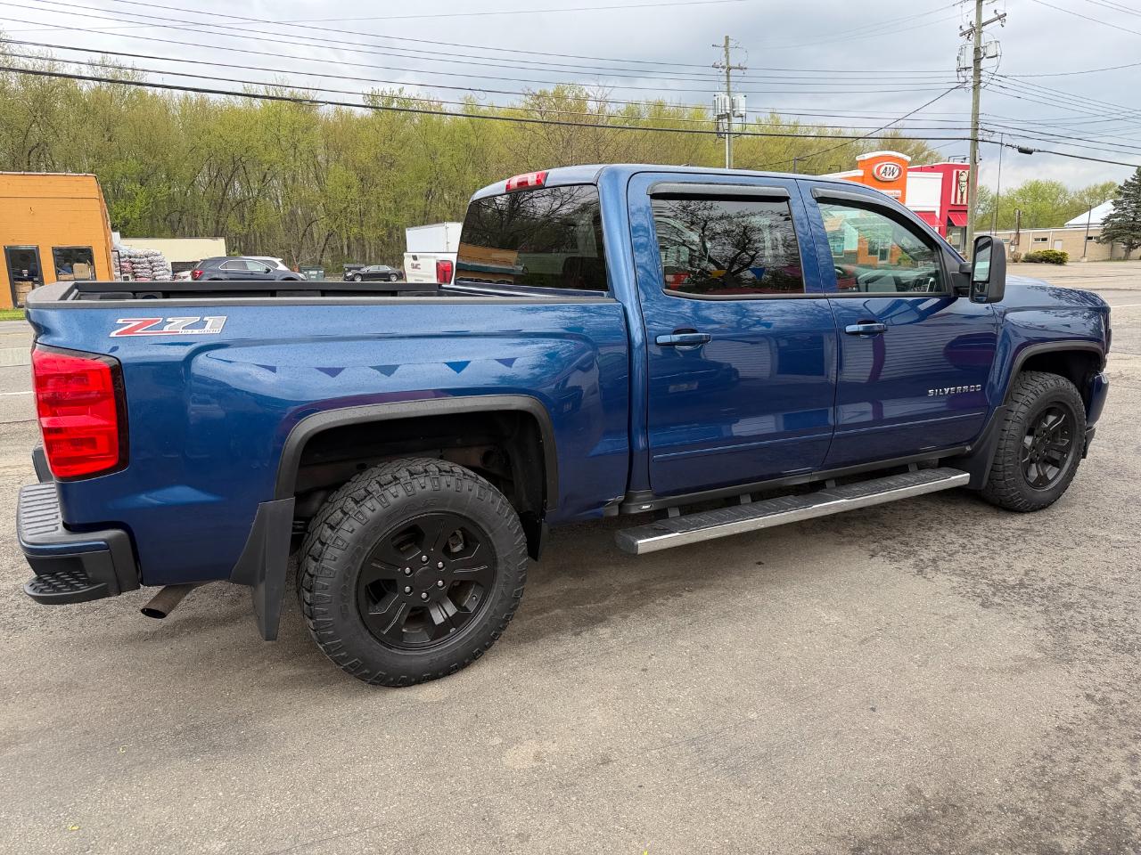 Chevrolet Silverado 1500 4WD Crew Cab 143.5" LT w/2LT 2016