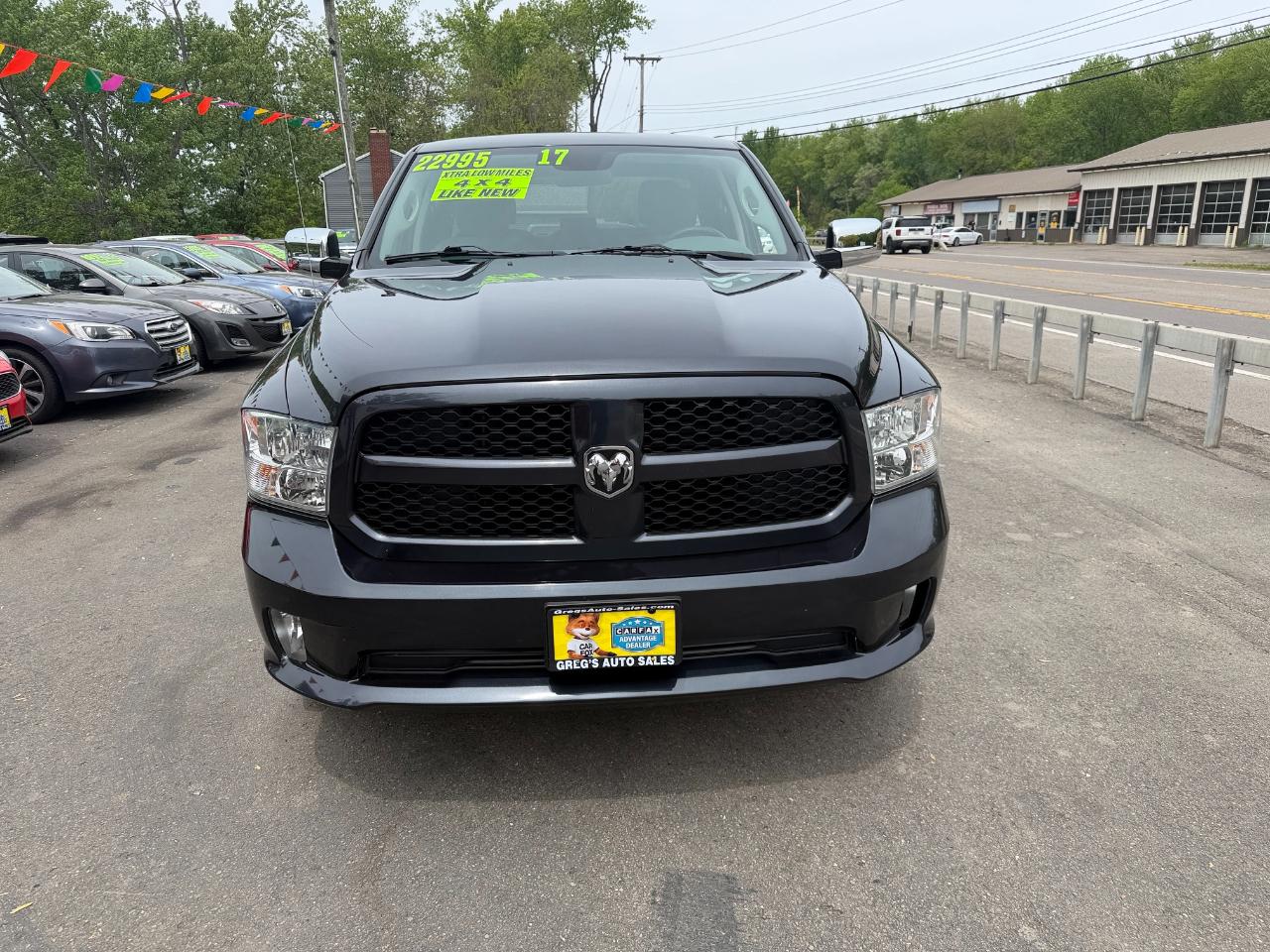 RAM 1500 Express 4x4 Quad Cab 6'4" Box 2017