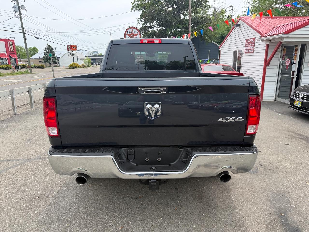 RAM 1500 Express 4x4 Quad Cab 6'4" Box 2017