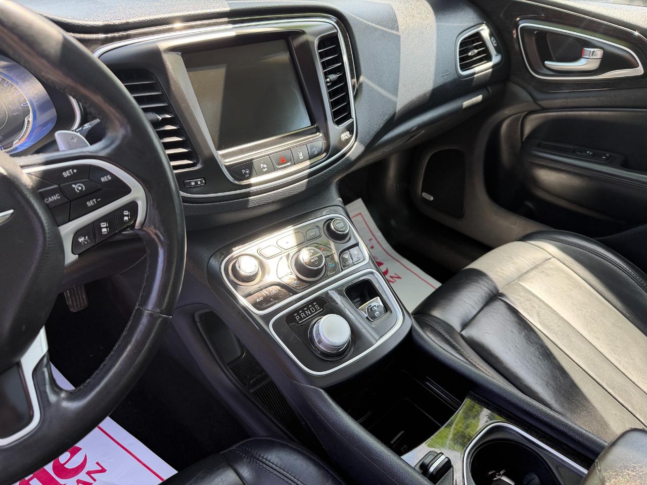 Chrysler 200 4dr Sdn C AWD 2016
