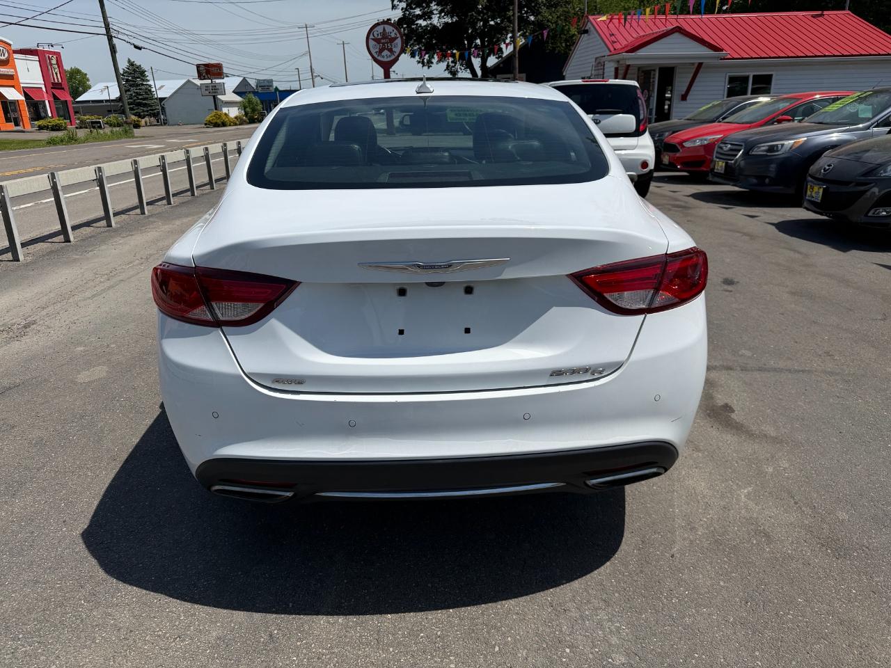 Chrysler 200 4dr Sdn C AWD 2016