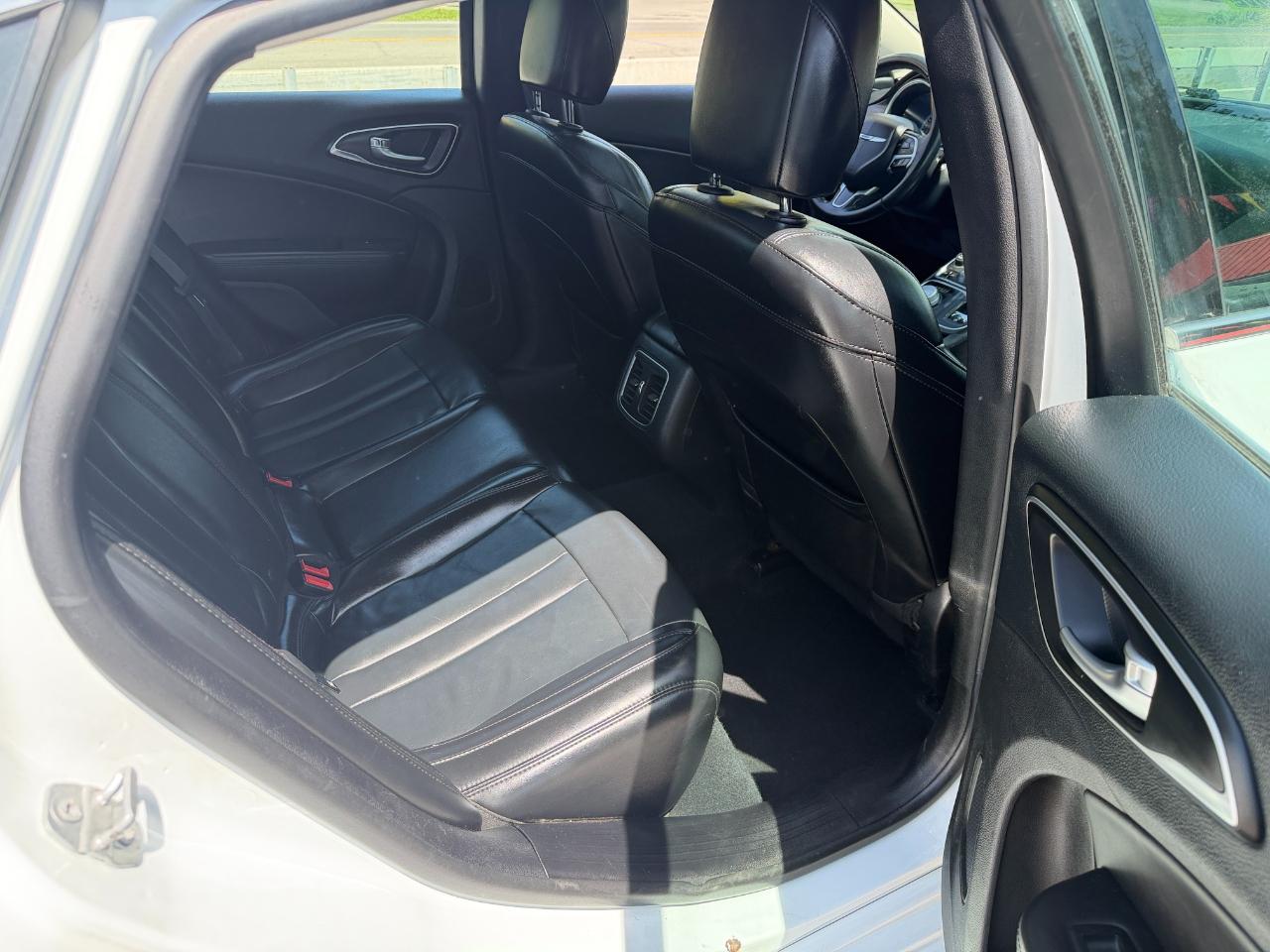 Chrysler 200 4dr Sdn C AWD 2016