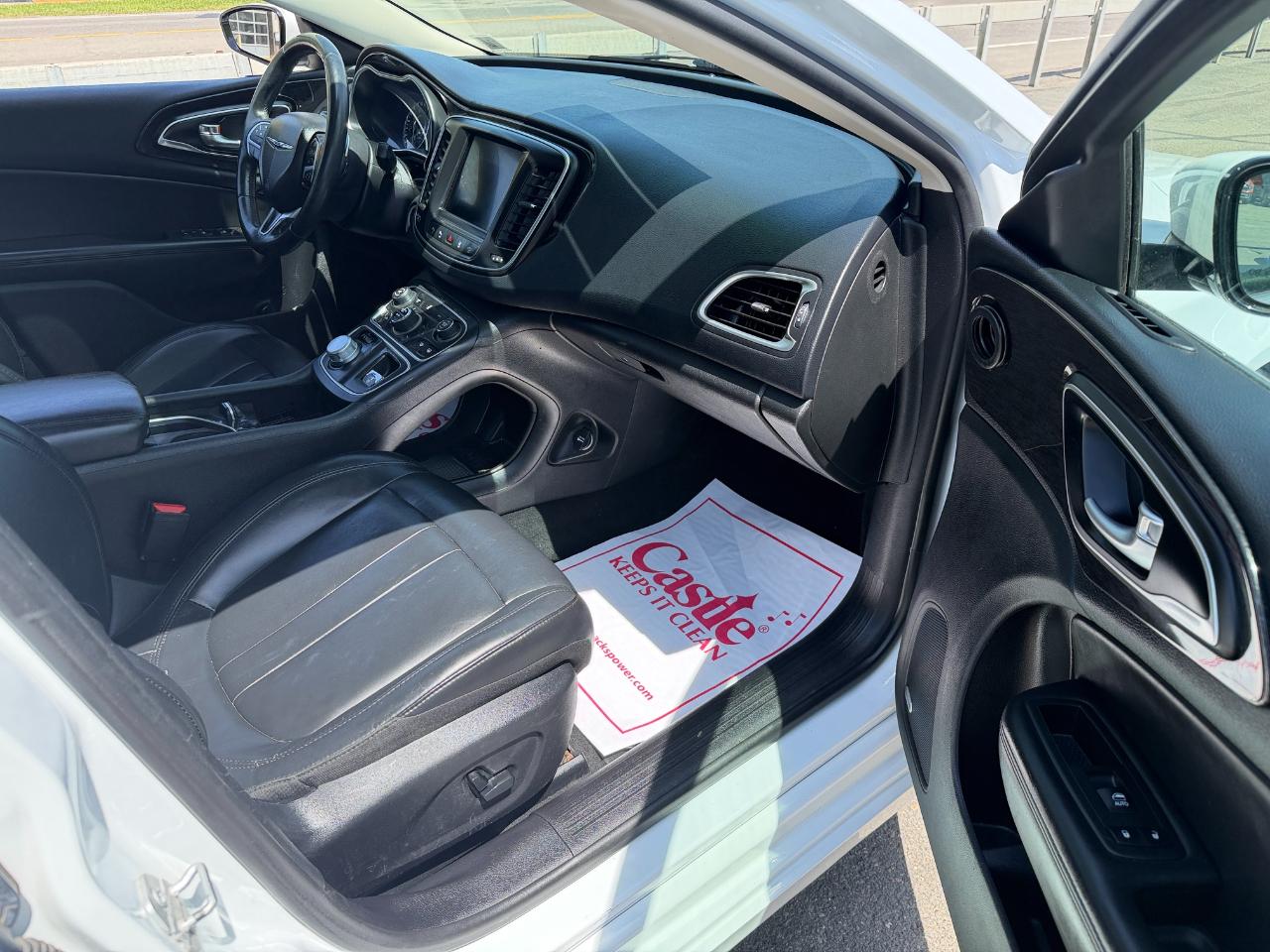 Chrysler 200 4dr Sdn C AWD 2016