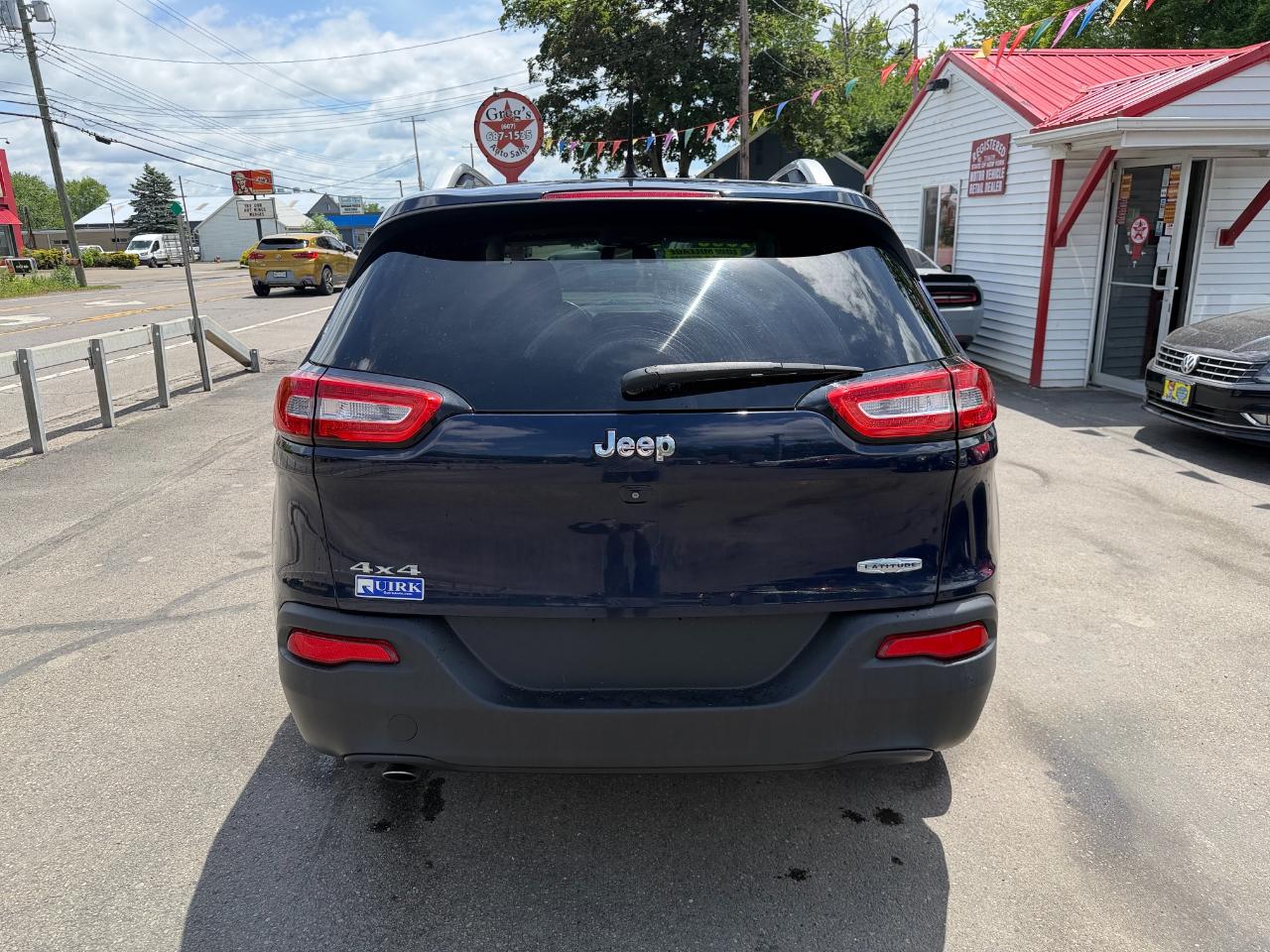 Jeep Cherokee 4WD 4dr Latitude 2015