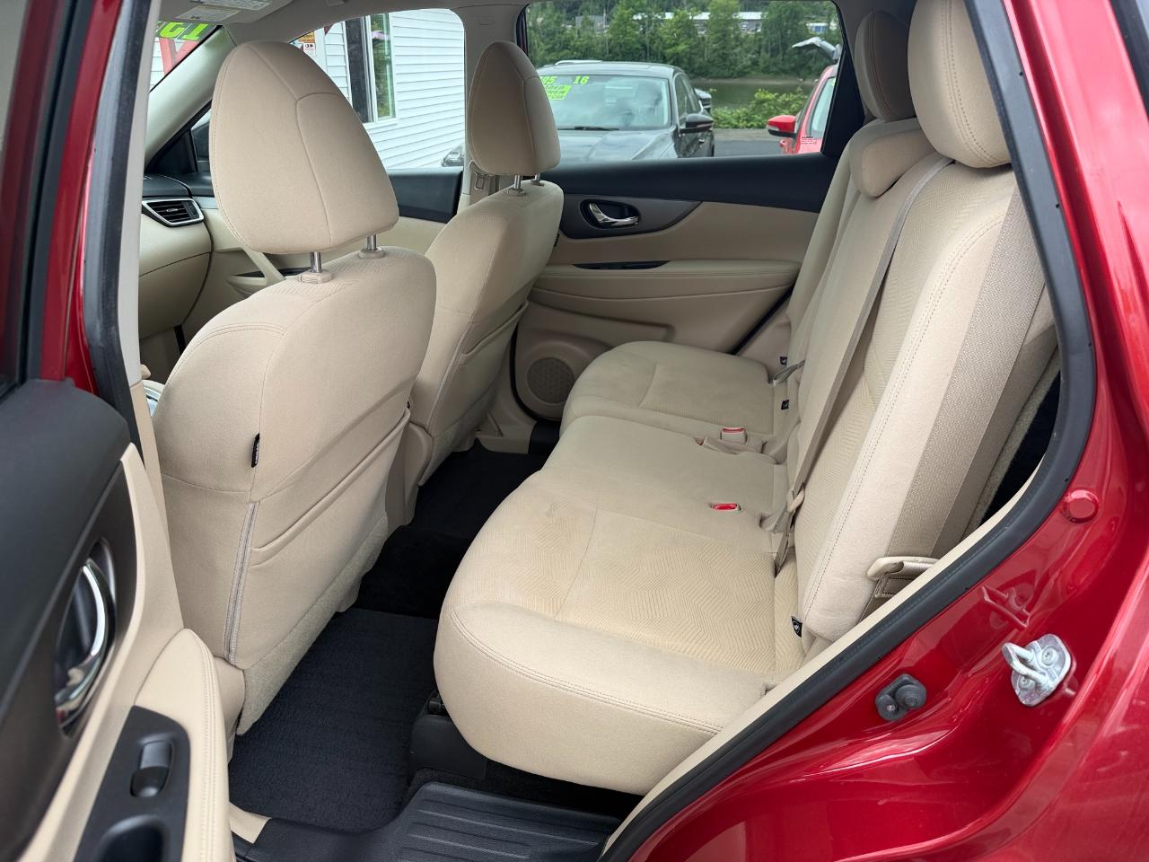 Nissan Rogue AWD 4dr SV 2016