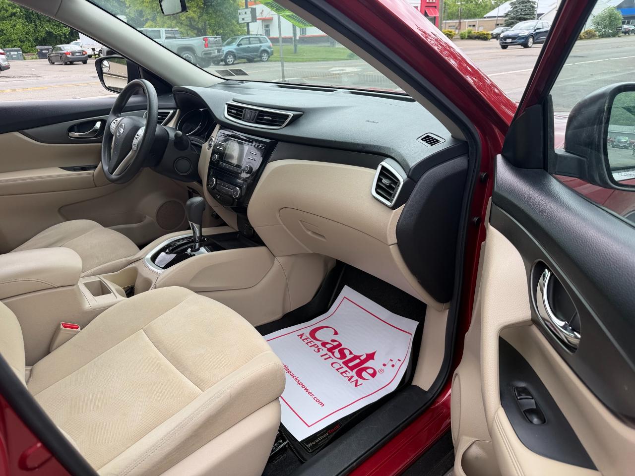 Nissan Rogue AWD 4dr SV 2016
