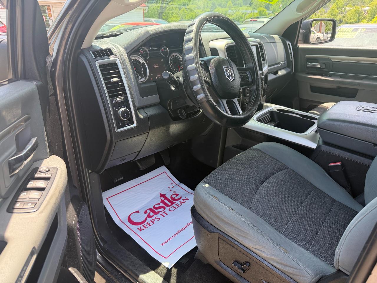 RAM 1500 4WD Crew Cab 149" Big Horn 2016