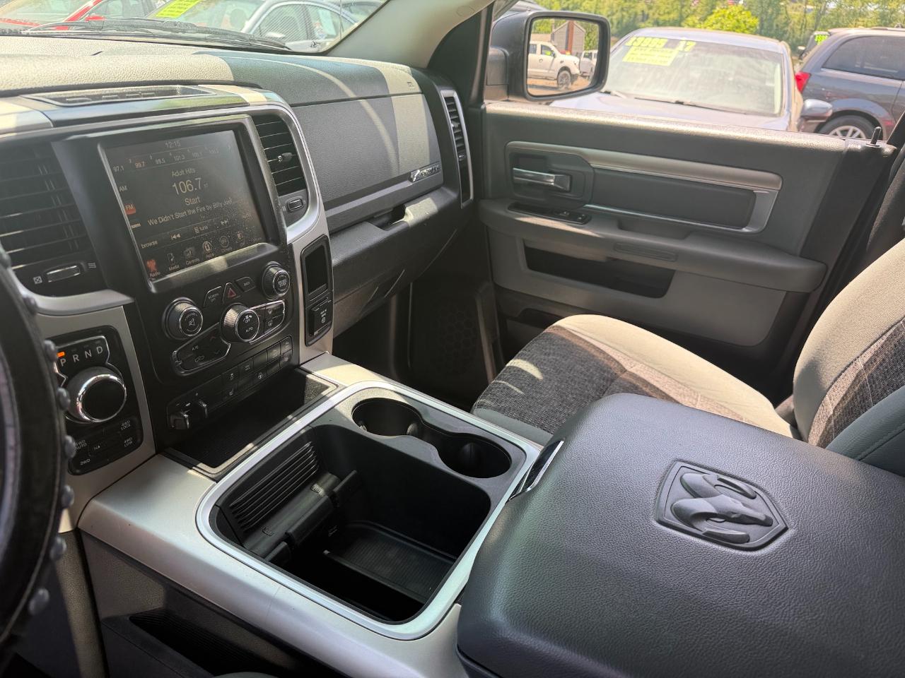 RAM 1500 4WD Crew Cab 149" Big Horn 2016