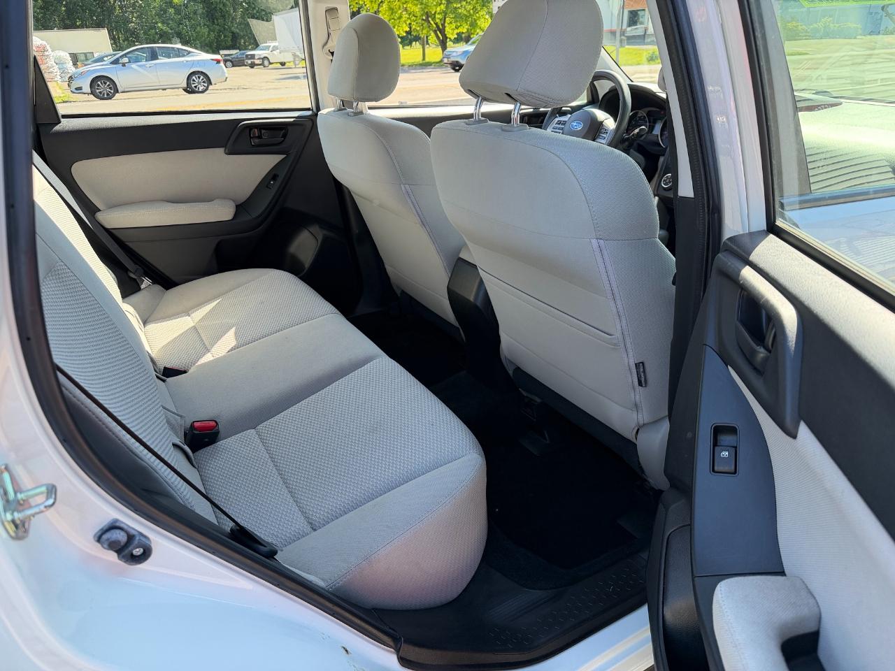 Subaru Forester 4dr CVT 2.5i PZEV 2015