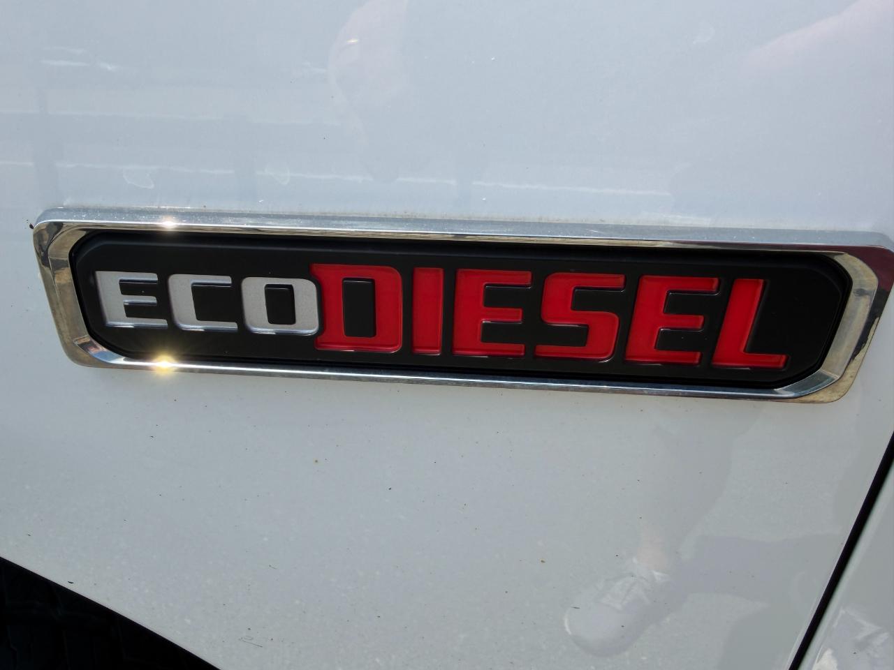 RAM 1500 4WD Crew Cab 140.5" Tradesman 2015
