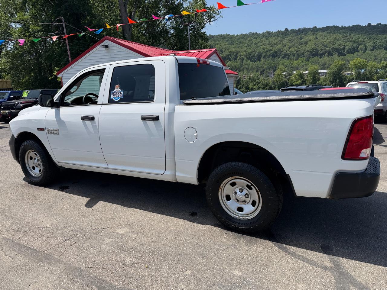 RAM 1500 4WD Crew Cab 140.5" Tradesman 2015