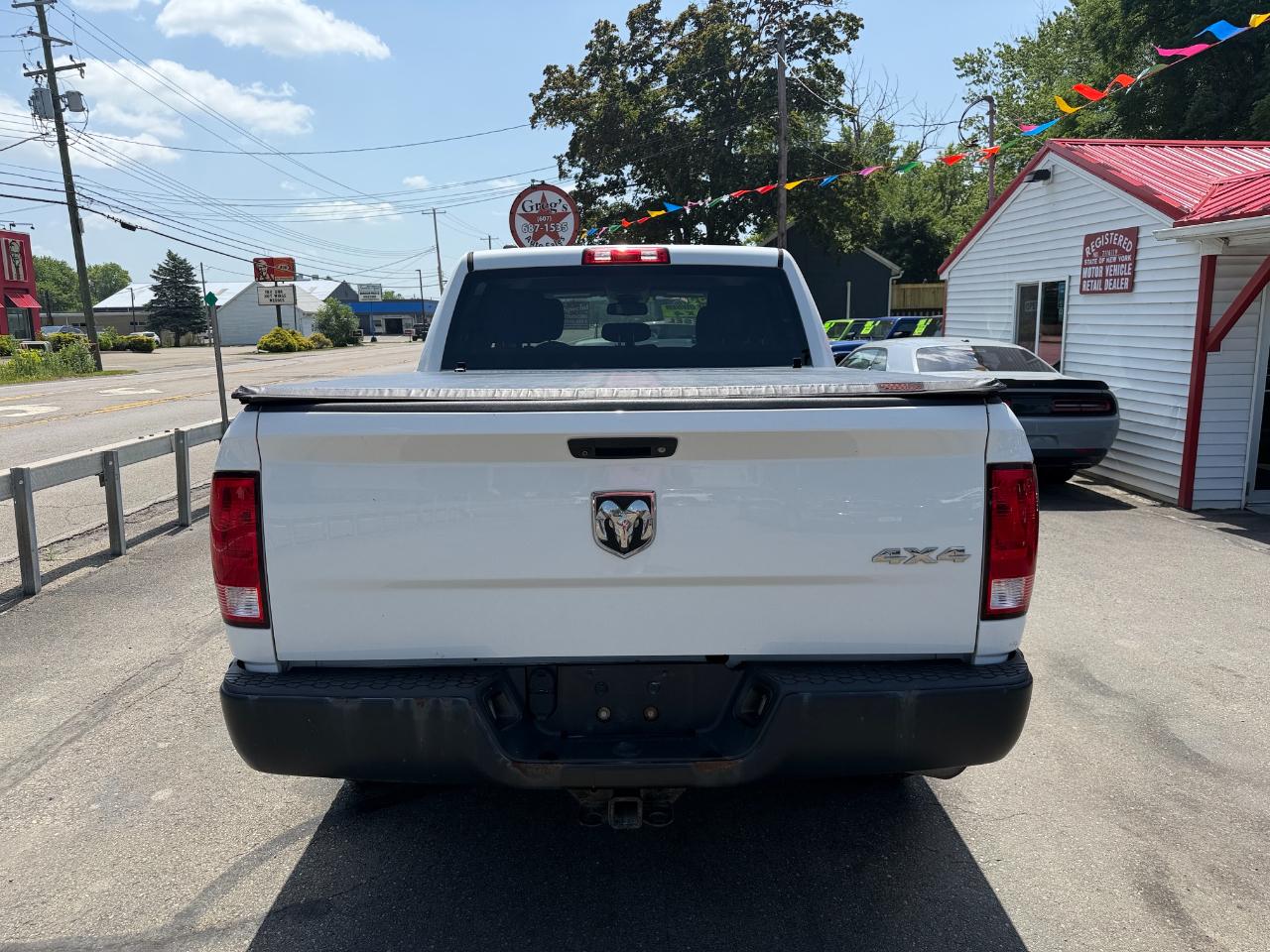 RAM 1500 4WD Crew Cab 140.5" Tradesman 2015