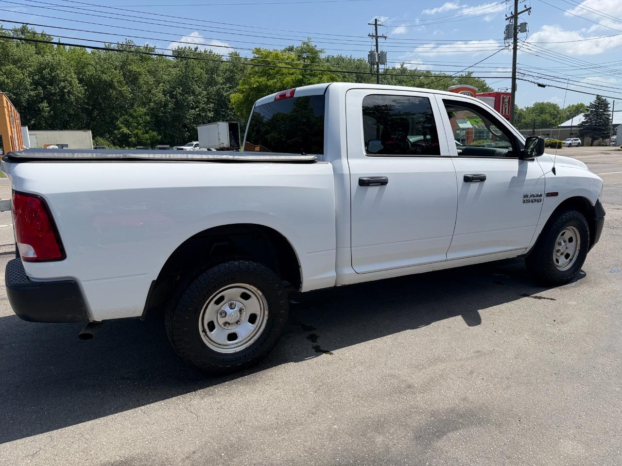 RAM 1500 4WD Crew Cab 140.5" Tradesman 2015
