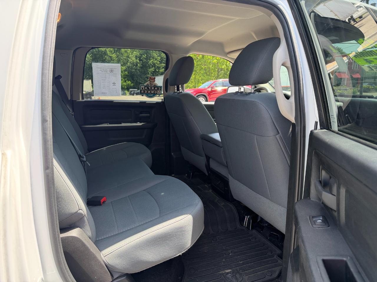 RAM 1500 4WD Crew Cab 140.5" Tradesman 2015
