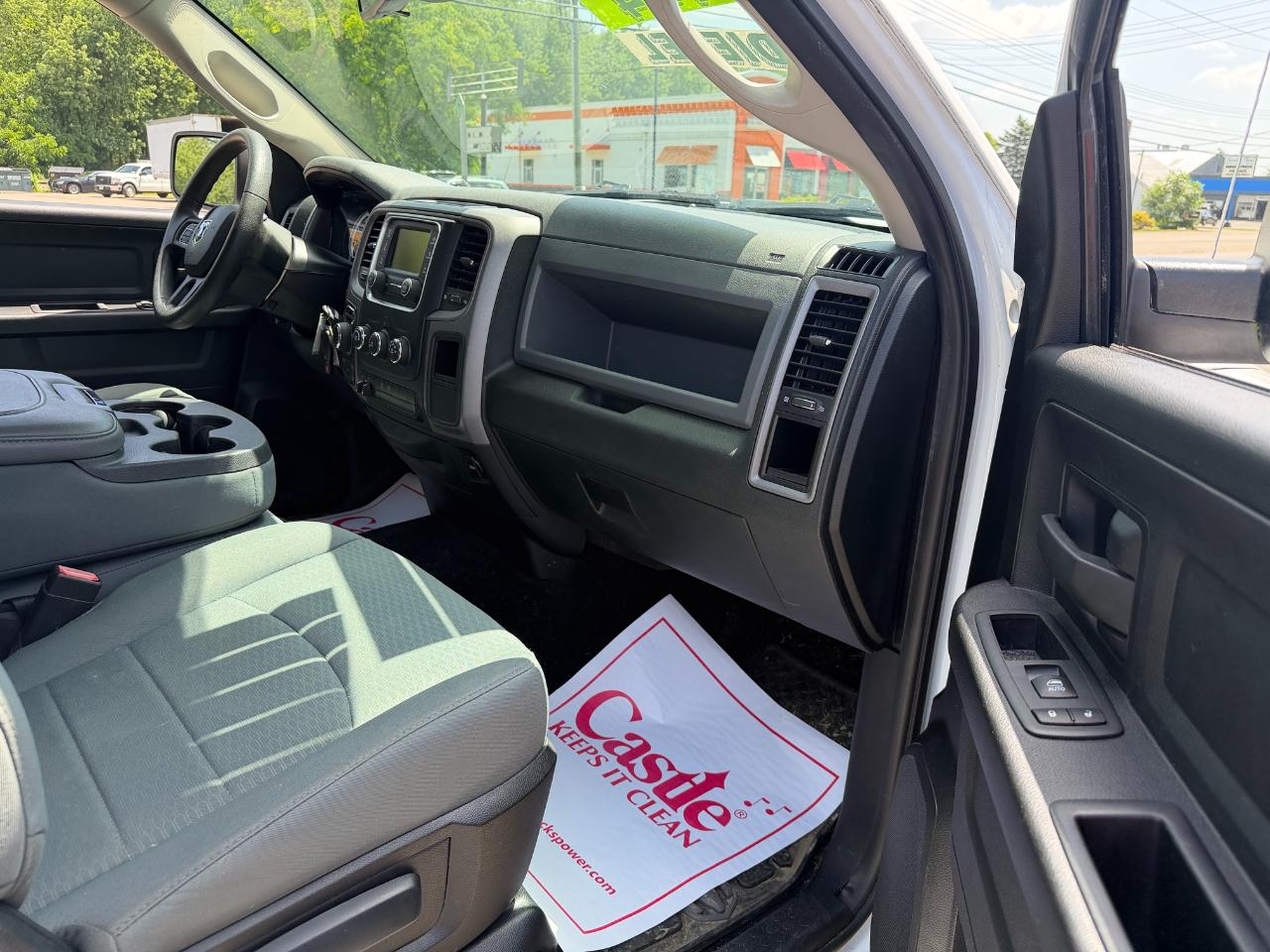 RAM 1500 4WD Crew Cab 140.5" Tradesman 2015