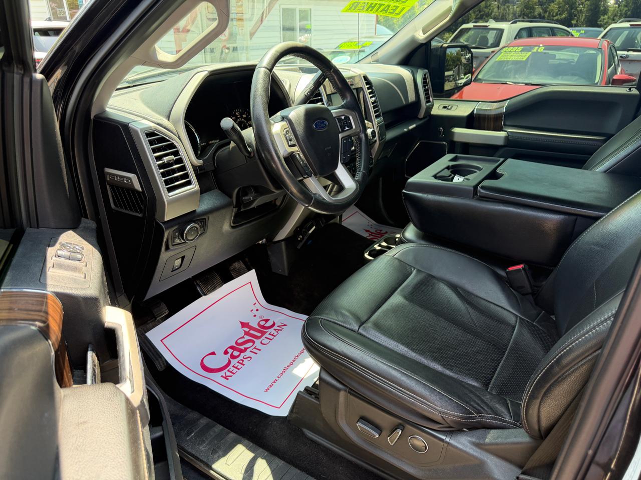 Ford F-150 4WD SuperCrew 145" Lariat 2015