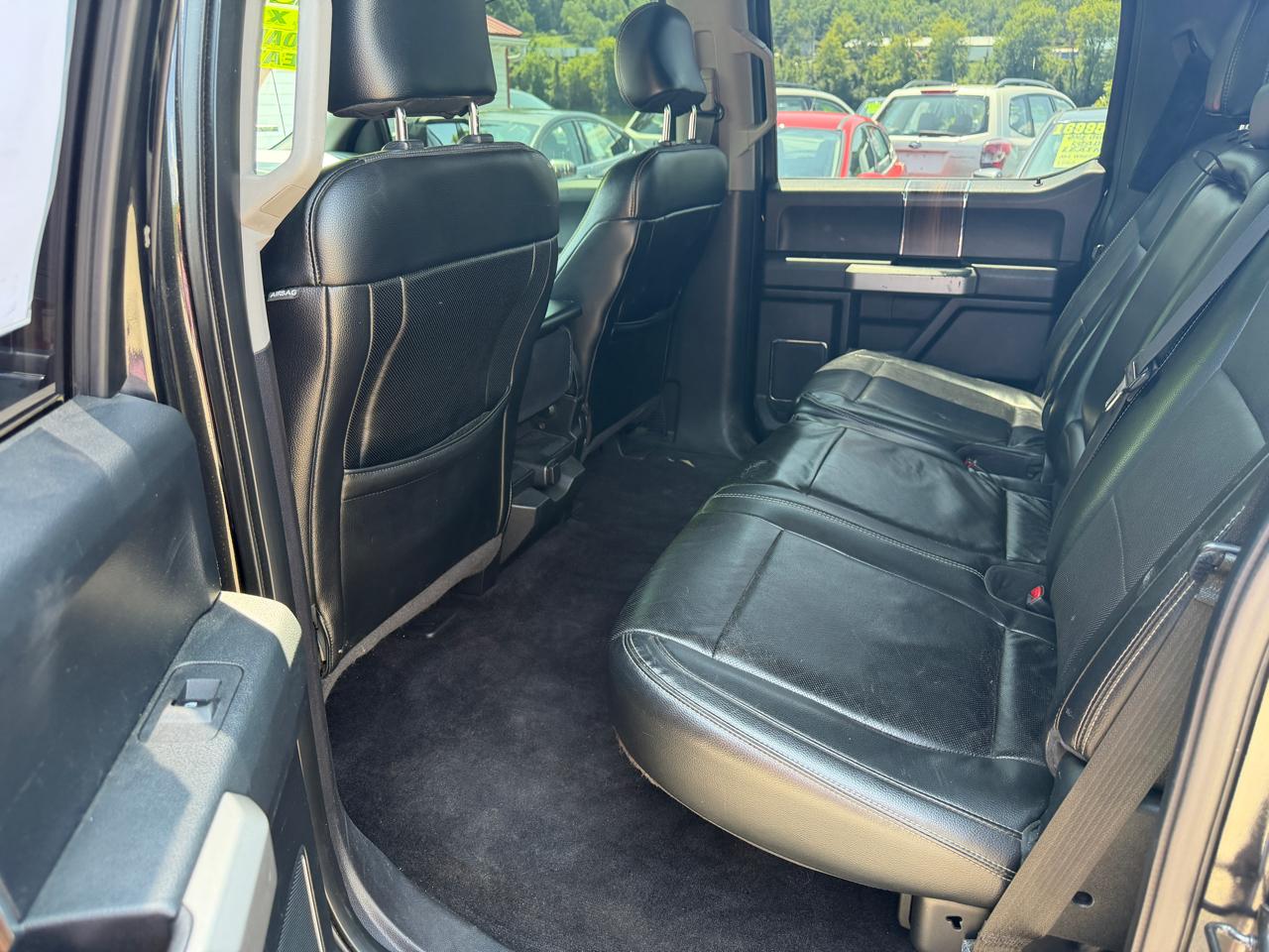 Ford F-150 4WD SuperCrew 145" Lariat 2015