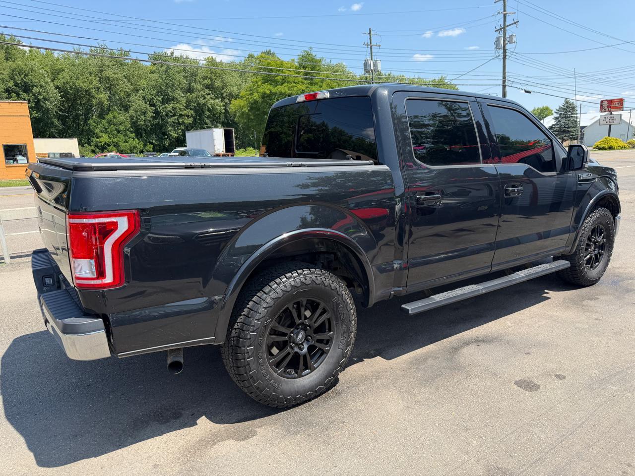 Ford F-150 4WD SuperCrew 145" Lariat 2015