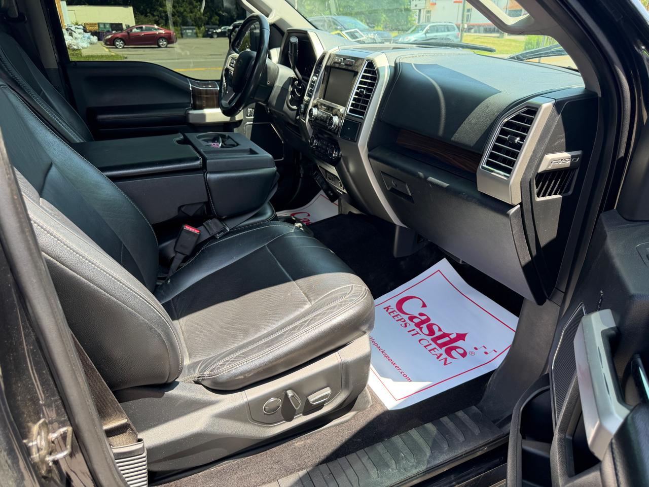 Ford F-150 4WD SuperCrew 145" Lariat 2015