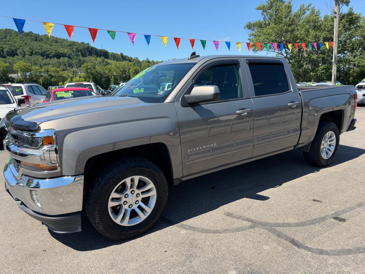 Chevrolet Silverado 1500 4WD Crew Cab 143.5" LT w/1LT 2017