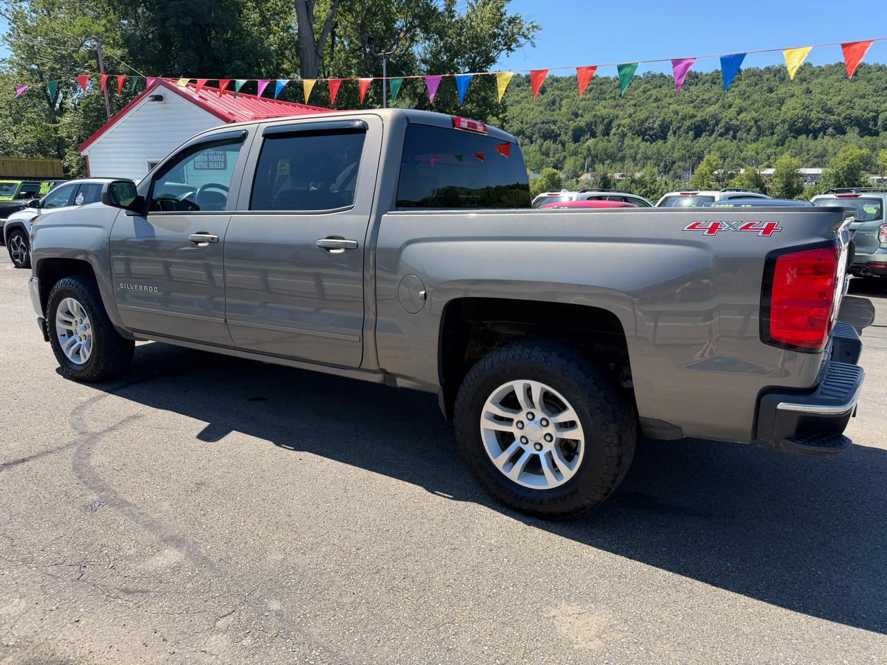 Chevrolet Silverado 1500 4WD Crew Cab 143.5" LT w/1LT 2017