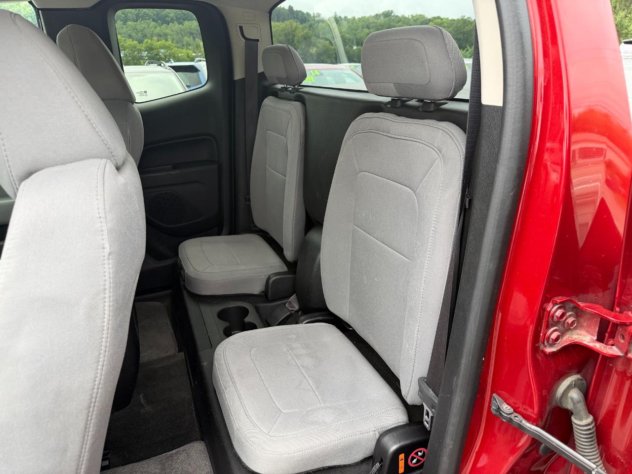 GMC Canyon 2WD Ext Cab 128.3" 2015