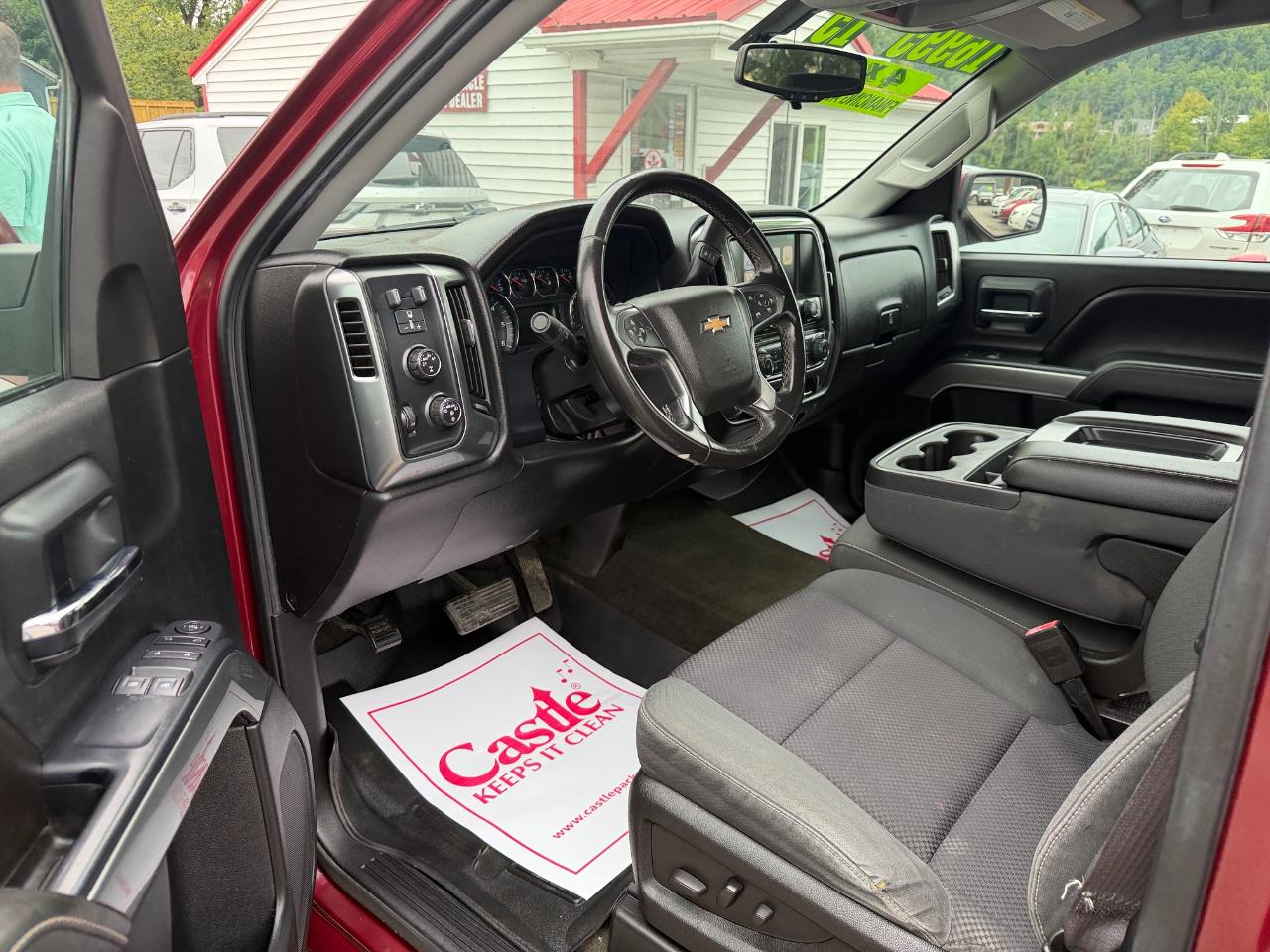 Chevrolet Silverado 1500 4WD Reg Cab 133.0" LT w/1LT 2015