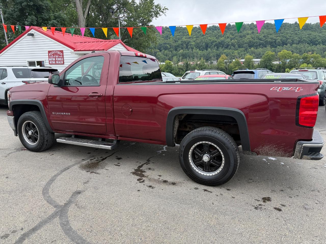 Chevrolet Silverado 1500 4WD Reg Cab 133.0" LT w/1LT 2015