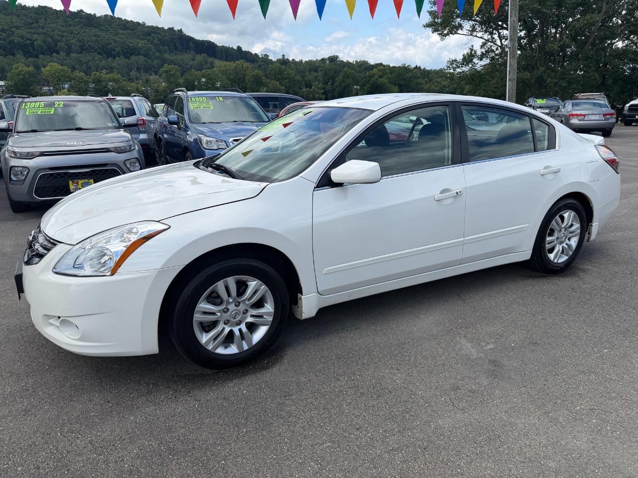 Nissan Altima 4dr Sdn I4 CVT 2.5 S 2012