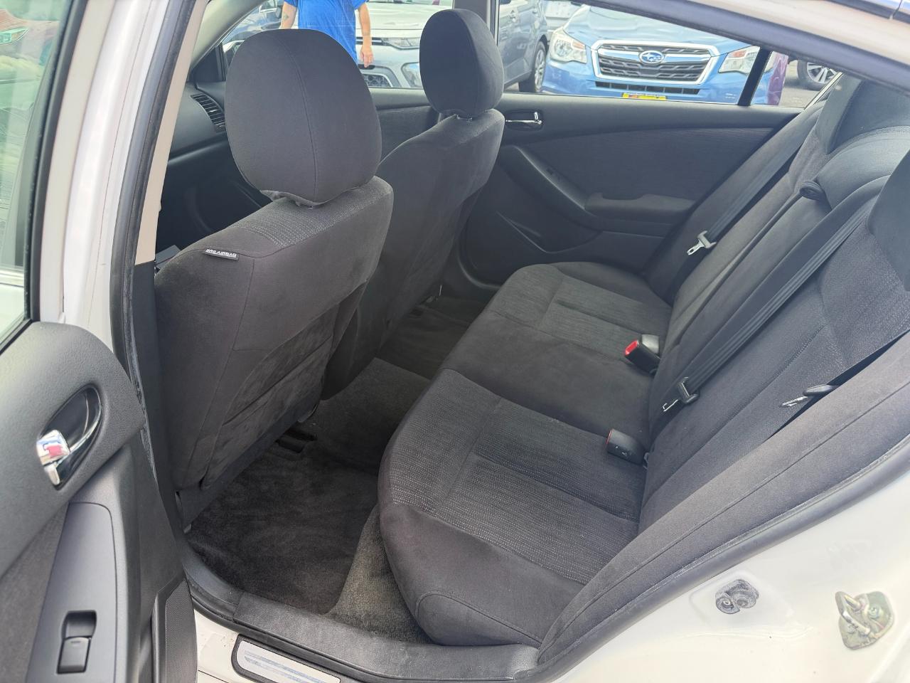 Nissan Altima 4dr Sdn I4 CVT 2.5 S 2012