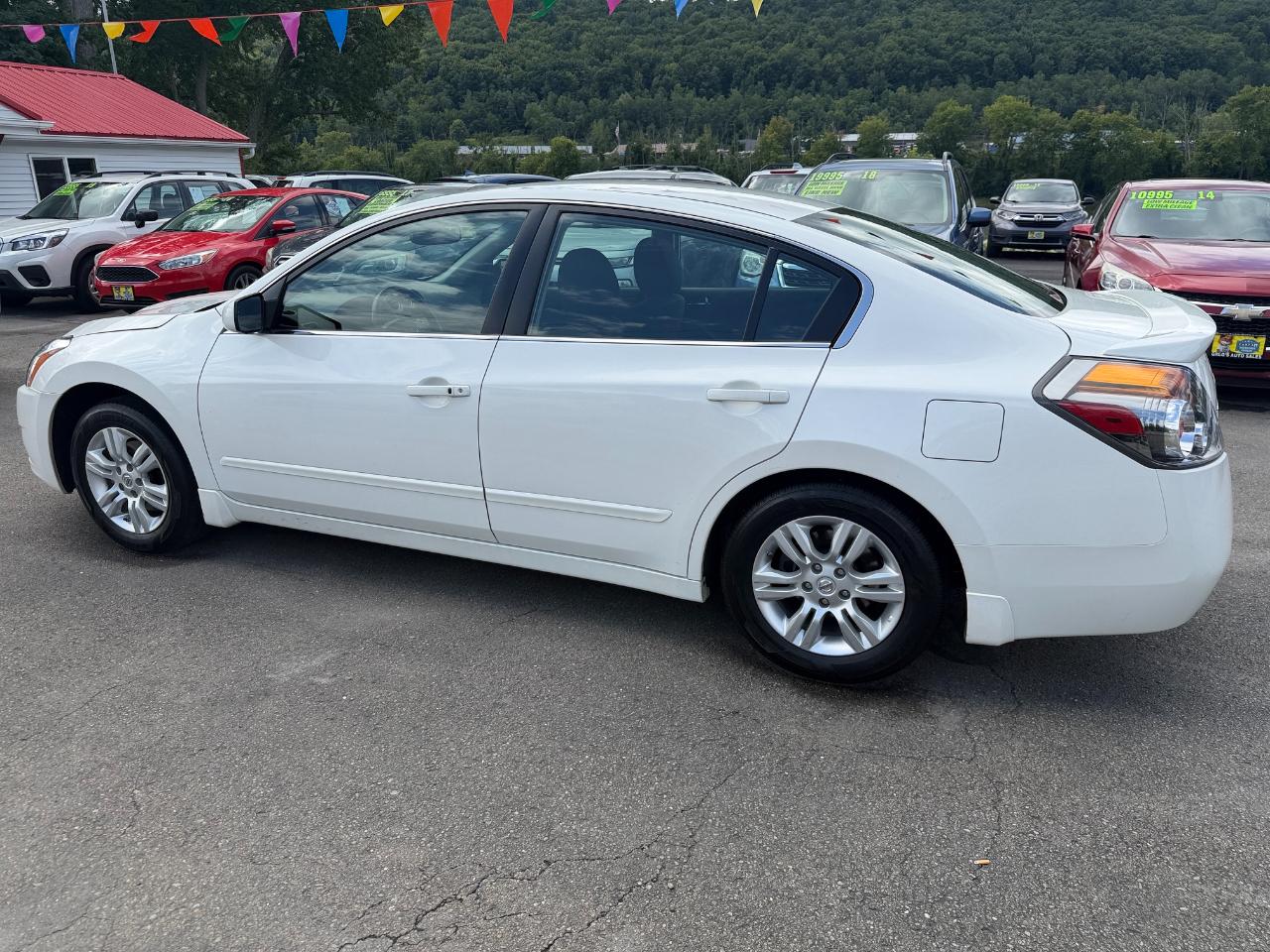 Nissan Altima 4dr Sdn I4 CVT 2.5 S 2012