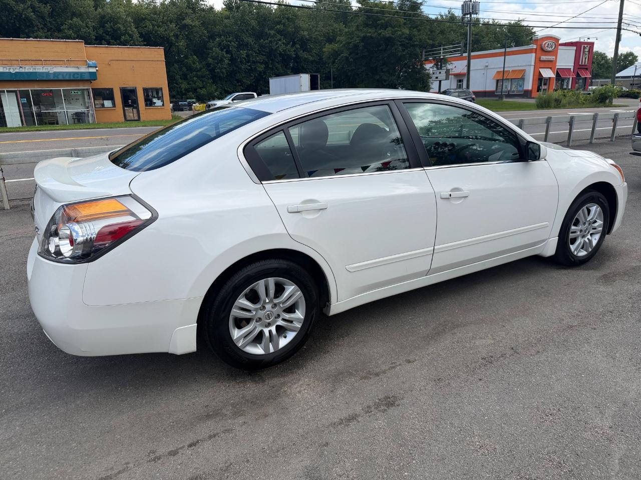 Nissan Altima 4dr Sdn I4 CVT 2.5 S 2012