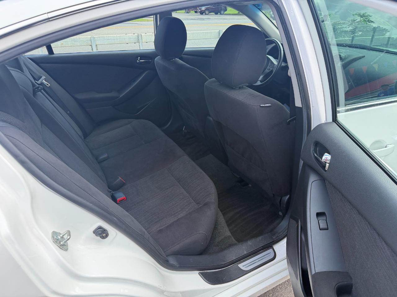 Nissan Altima 4dr Sdn I4 CVT 2.5 S 2012