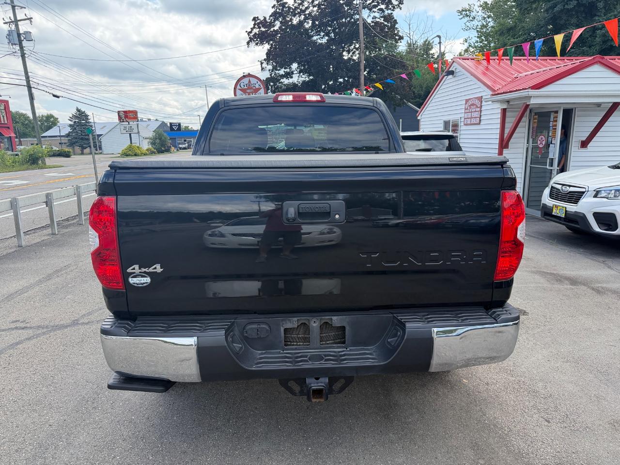 Toyota Tundra 4WD Truck CrewMax 5.7L FFV V8 6-Spd AT LTD (Natl) 2015