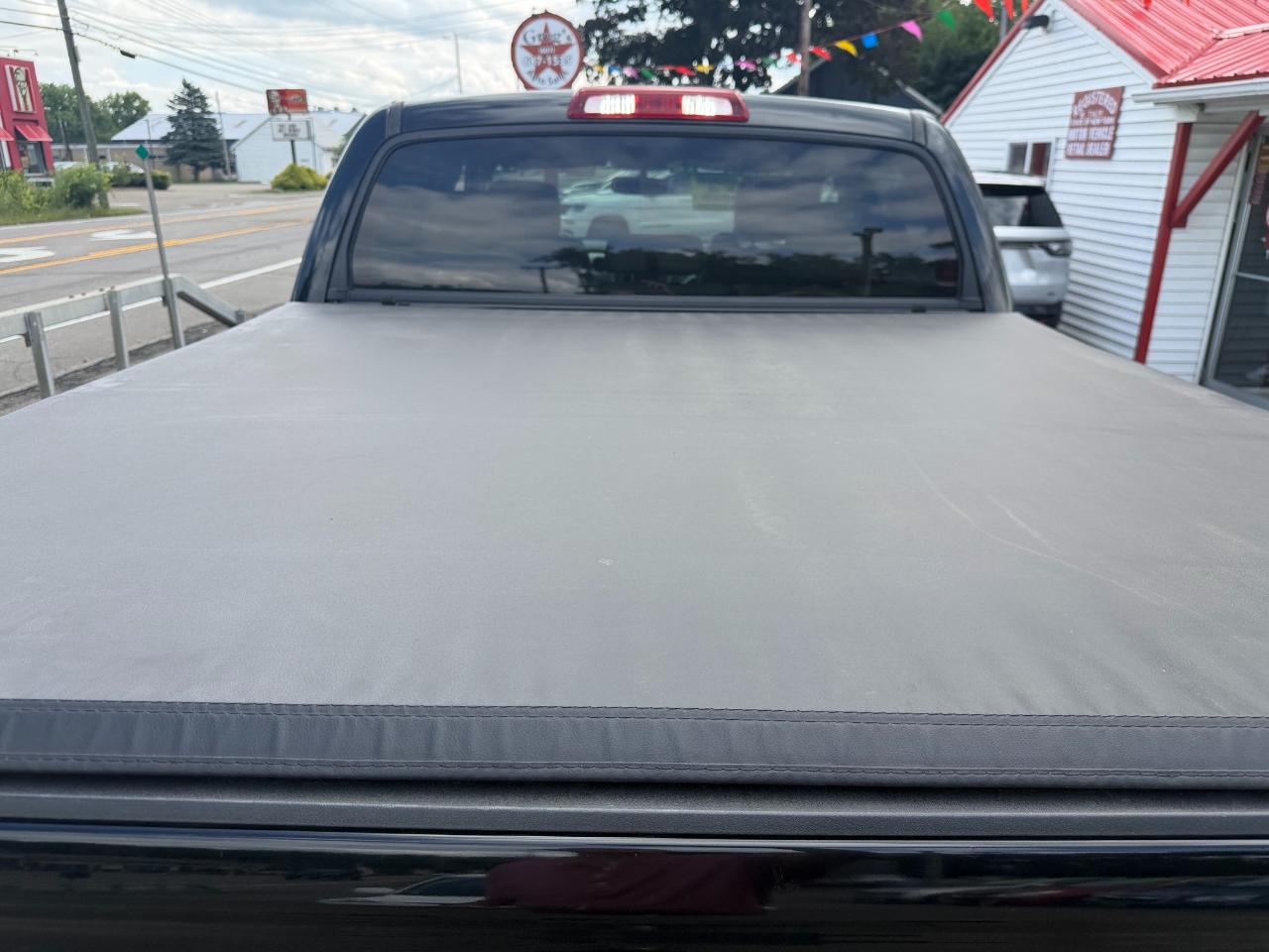 Toyota Tundra 4WD Truck CrewMax 5.7L FFV V8 6-Spd AT LTD (Natl) 2015