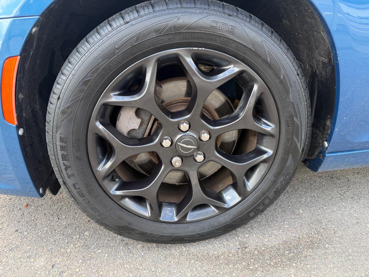 Chrysler 300 Touring L AWD 2021