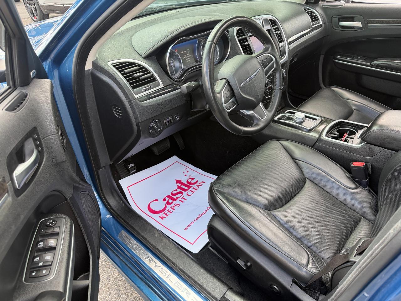 Chrysler 300 Touring L AWD 2021