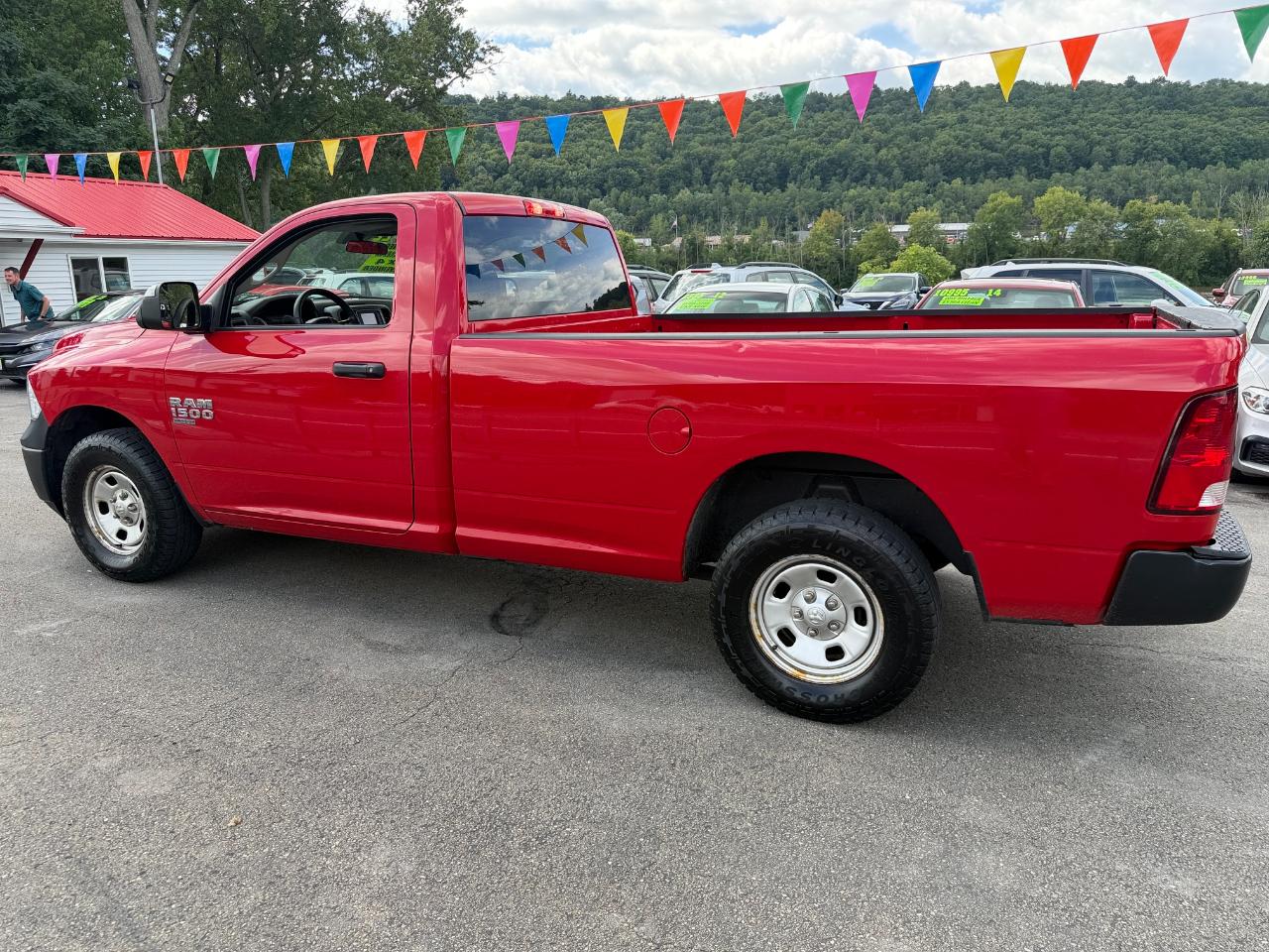 RAM 1500 Classic Tradesman 4x4 Reg Cab 8' Box 2022