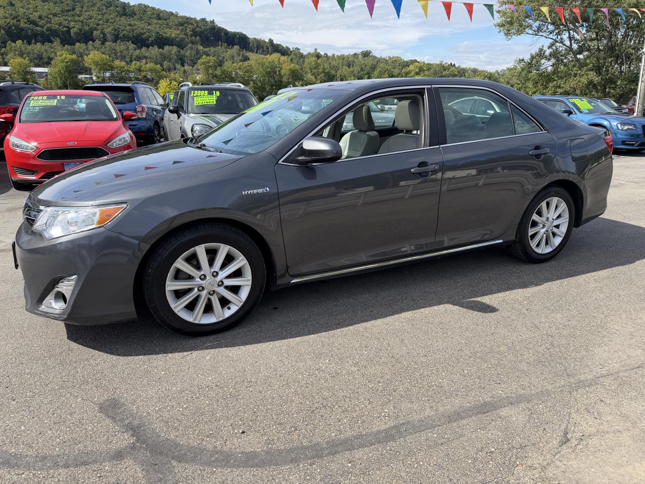 Toyota Camry Hybrid 4dr Sdn XLE (Natl) 2012
