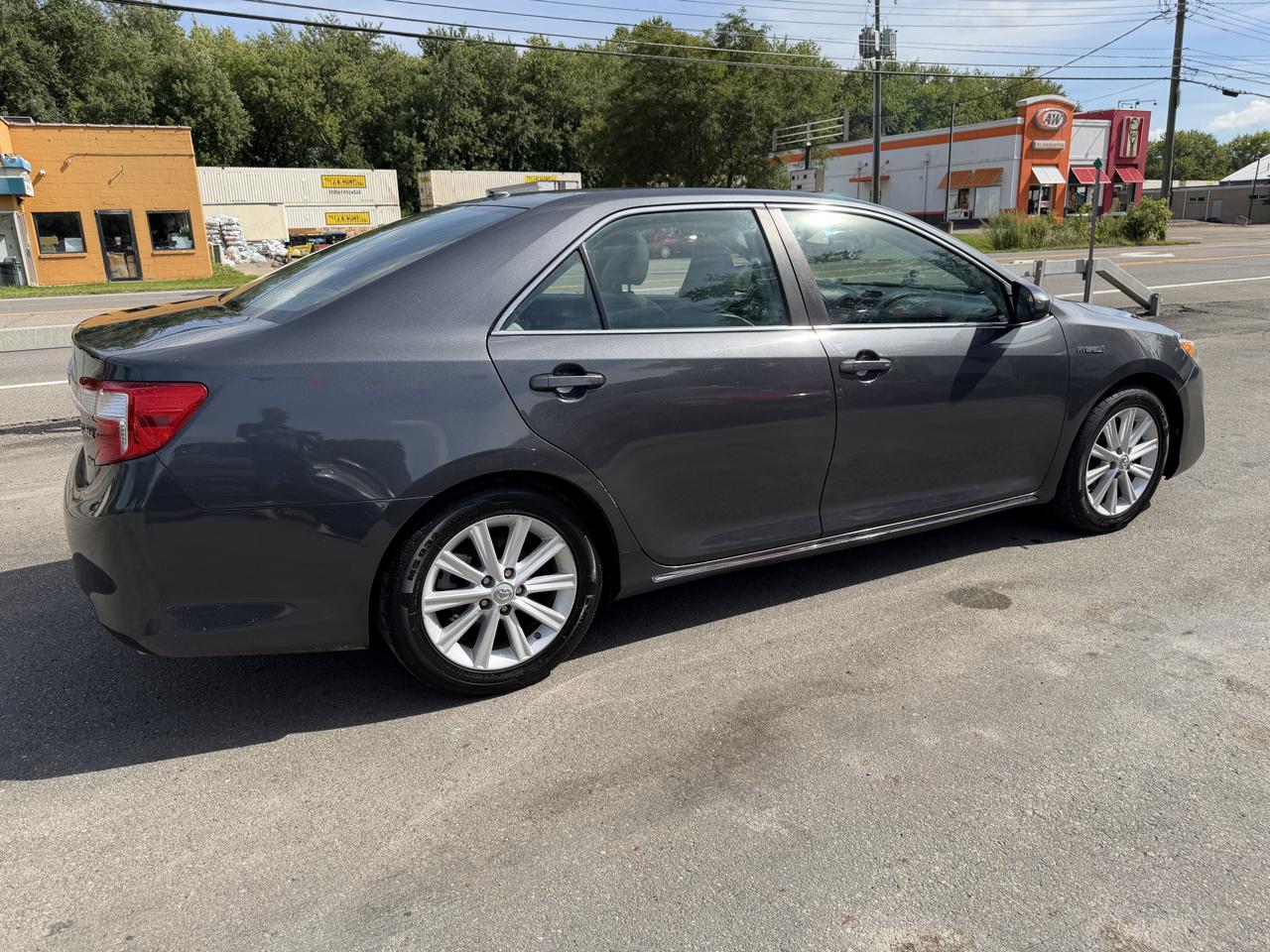 Toyota Camry Hybrid 4dr Sdn XLE (Natl) 2012