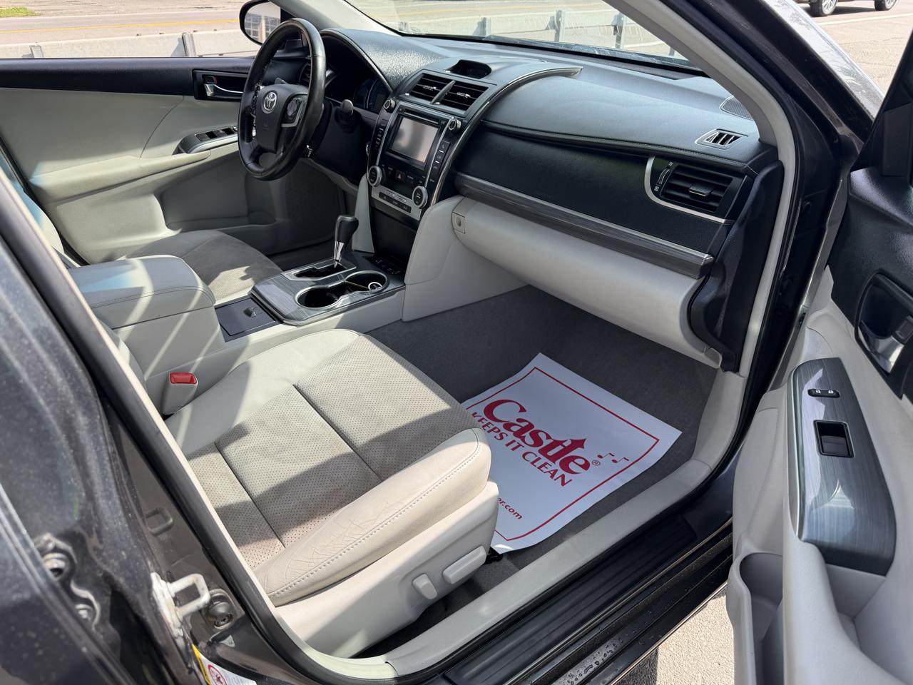 Toyota Camry Hybrid 4dr Sdn XLE (Natl) 2012
