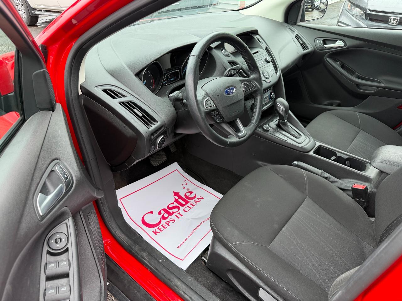 Ford Focus SE Sedan 2017